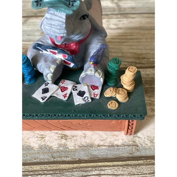 LuckyPhants #1041 Livingston Elephant Playing Cards Figurine Banberry Designs - Picture 7 of 13